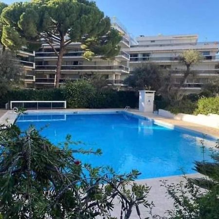 Juan Les Pins Tanit Studio Climatise Vue Sur Mer Piscine อองทีบส์ ภายนอก รูปภาพ