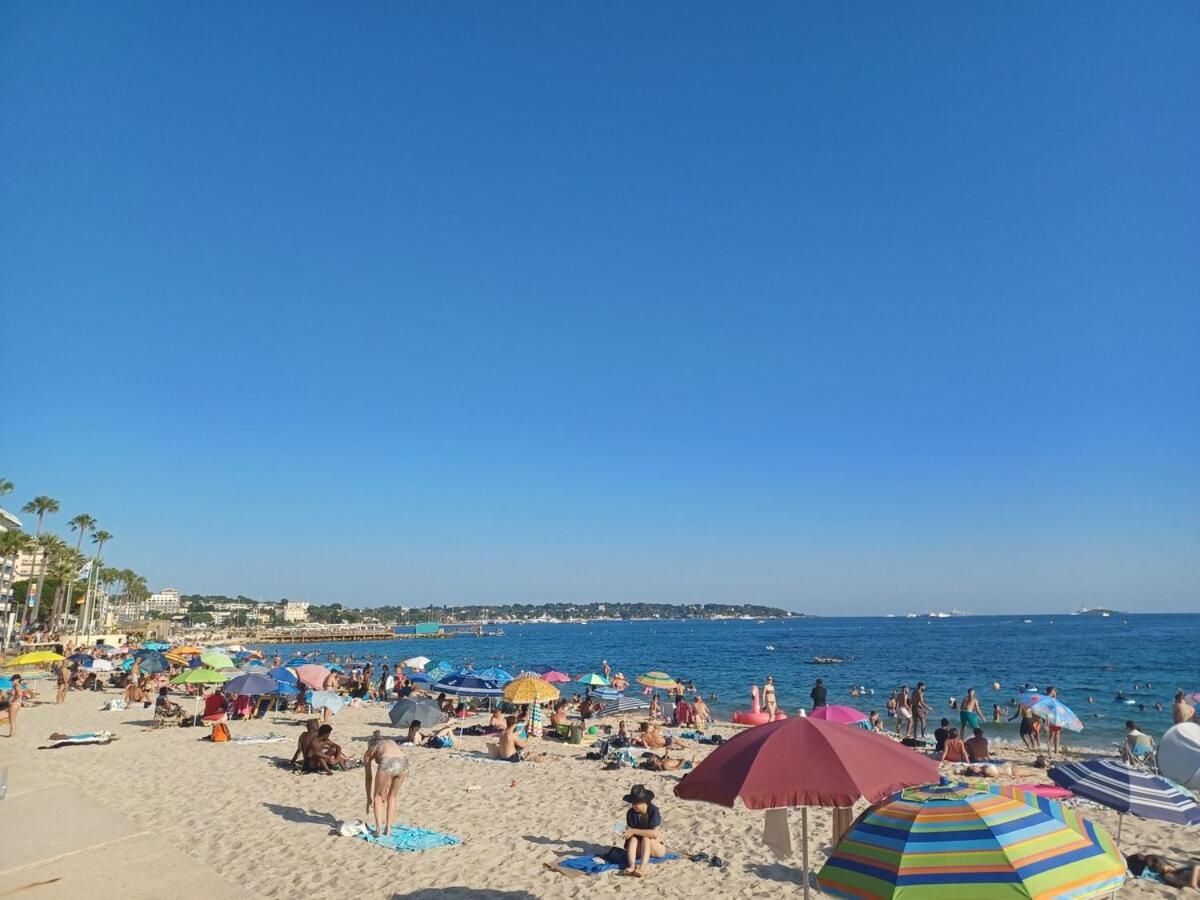 Juan Les Pins Tanit Studio Climatise Vue Sur Mer Piscine อองทีบส์ ภายนอก รูปภาพ
