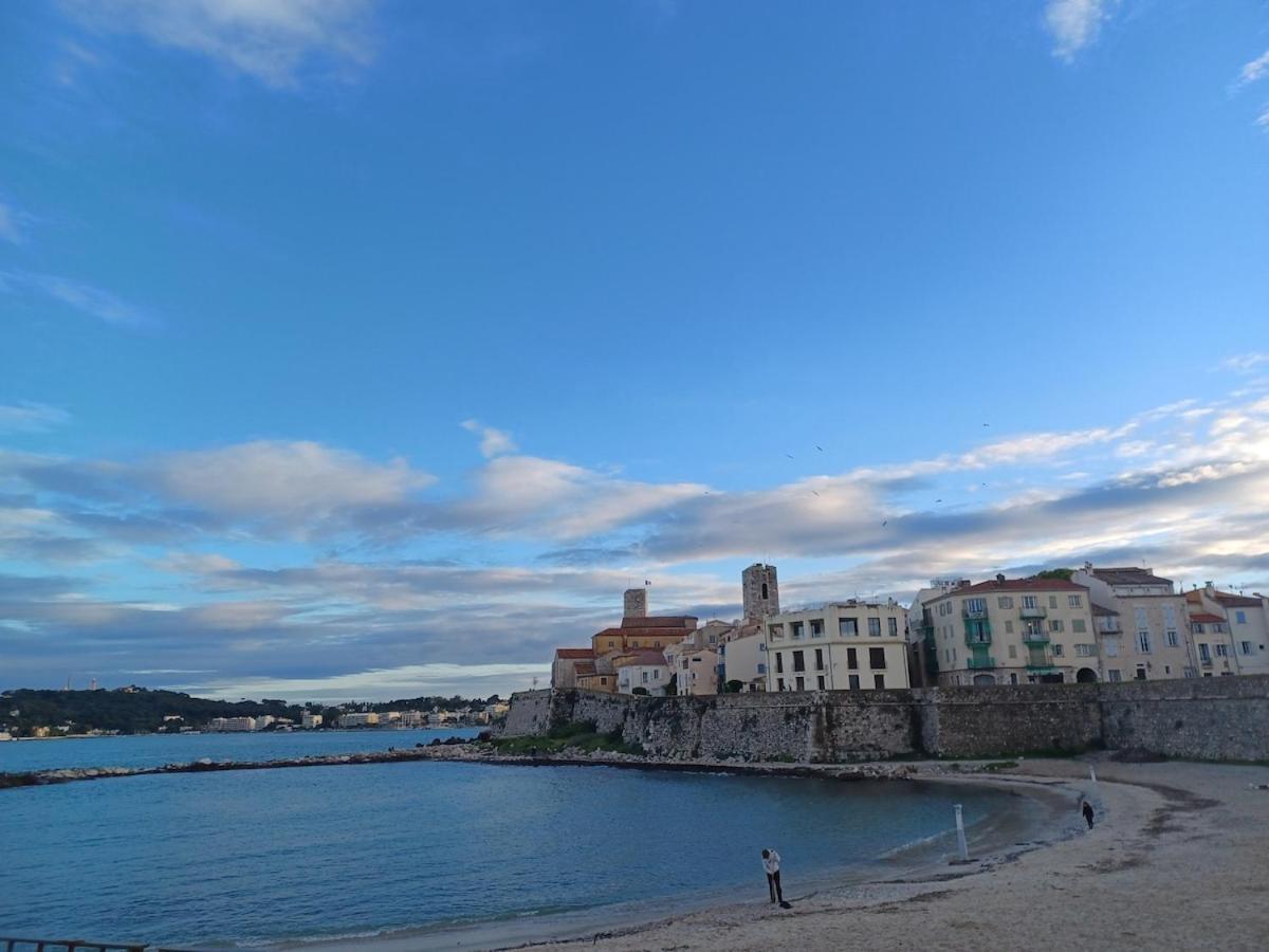 Juan Les Pins Tanit Studio Climatise Vue Sur Mer Piscine อองทีบส์ ภายนอก รูปภาพ